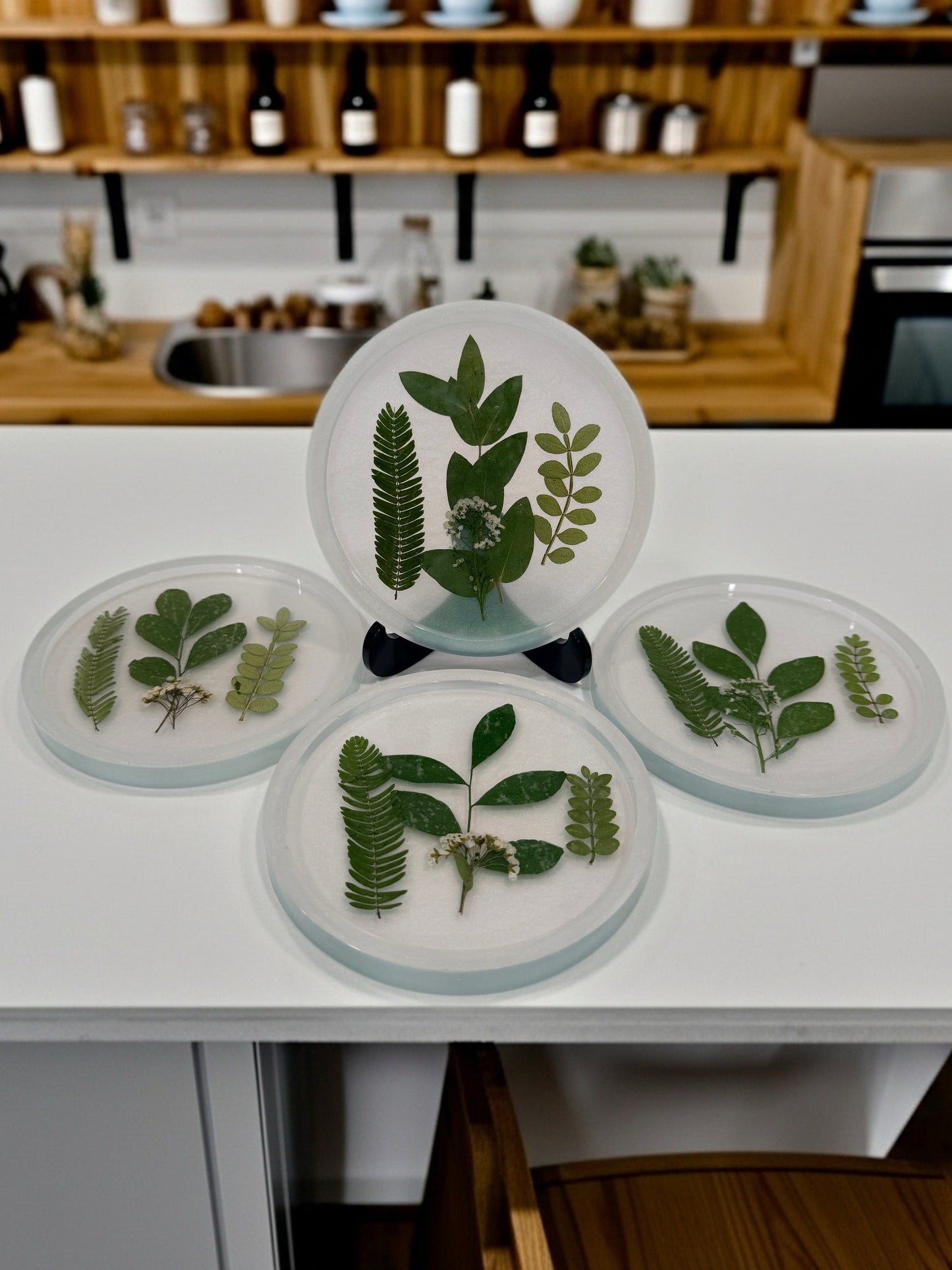 4 1/2" Round Lip Coaster - Pressed Leaves